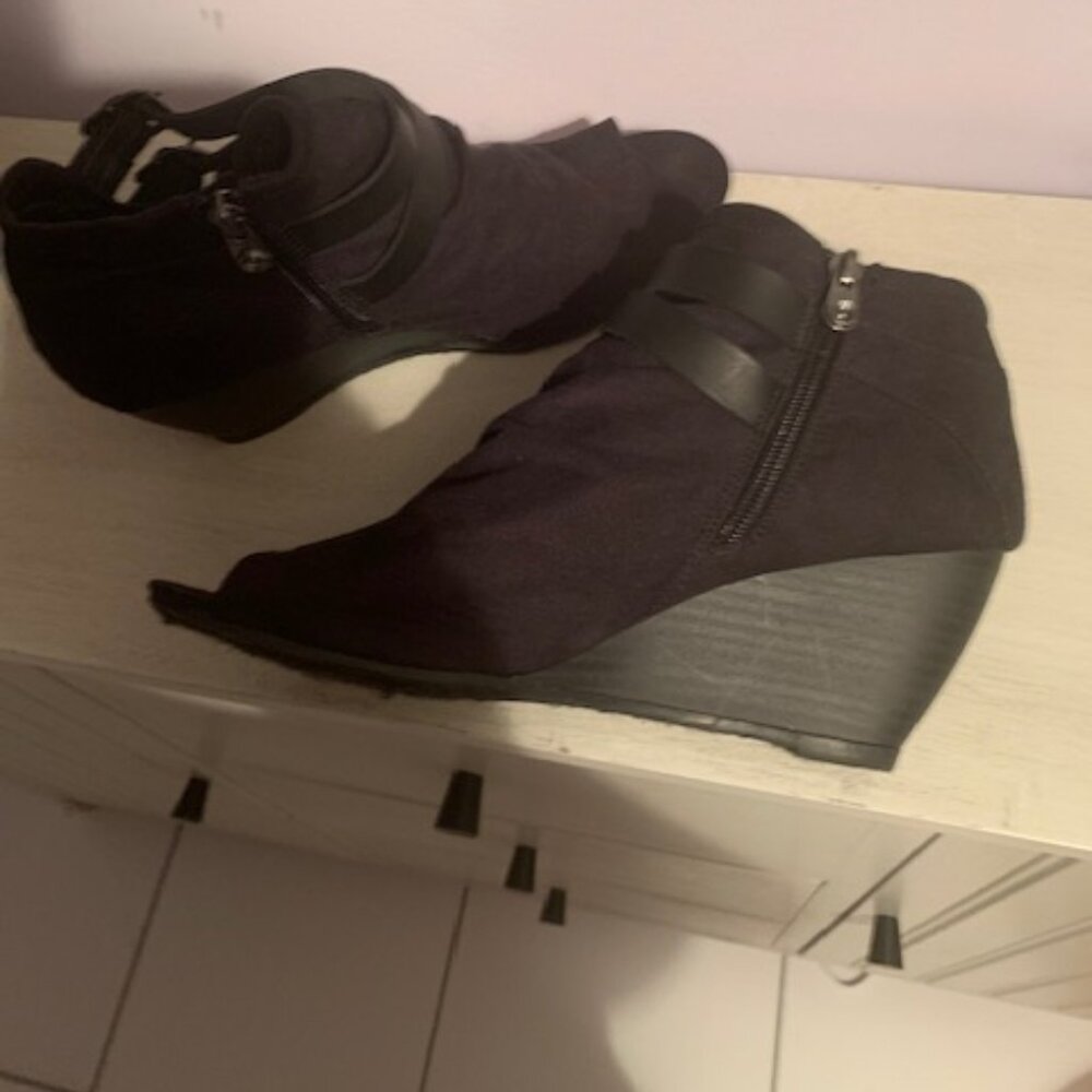 Blowfish/Black Wedge Boots!